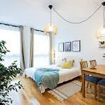 Lovely 5 Min Walk From Old Town And Seaside Apartment *